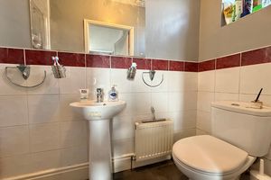 En-suite Shower- click for photo gallery